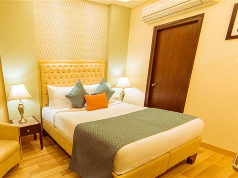 Clark International Hotell Delhi  Exteriör bild